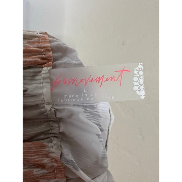 Free People NWT Women’s In The Wild Printed Hiking Active Shorts size Large - Picture 6 of 9